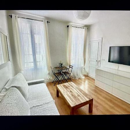 Cute One Bedroom In Le Marais París Exterior foto