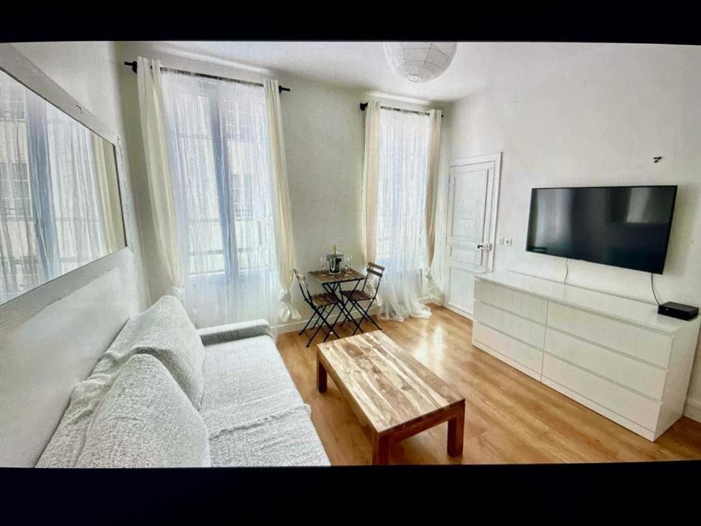 Cute One Bedroom In Le Marais París Exterior foto