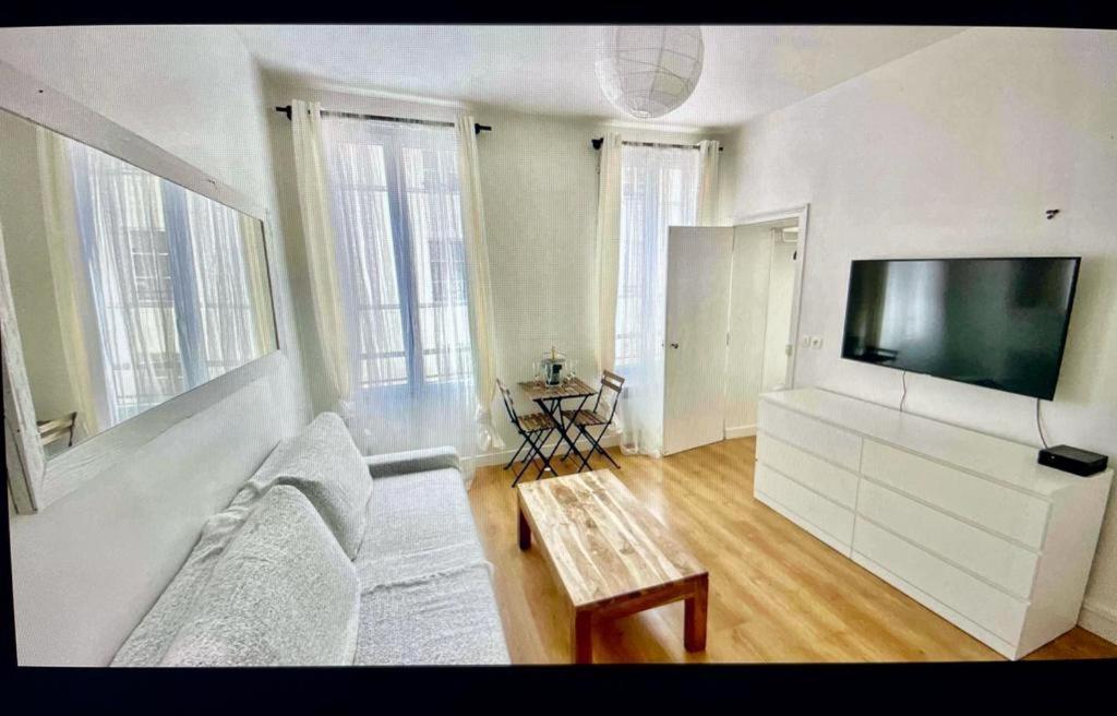 Cute One Bedroom In Le Marais París Exterior foto