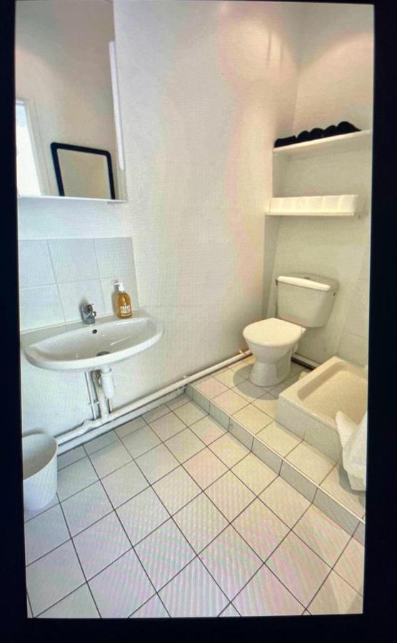 Cute One Bedroom In Le Marais París Exterior foto